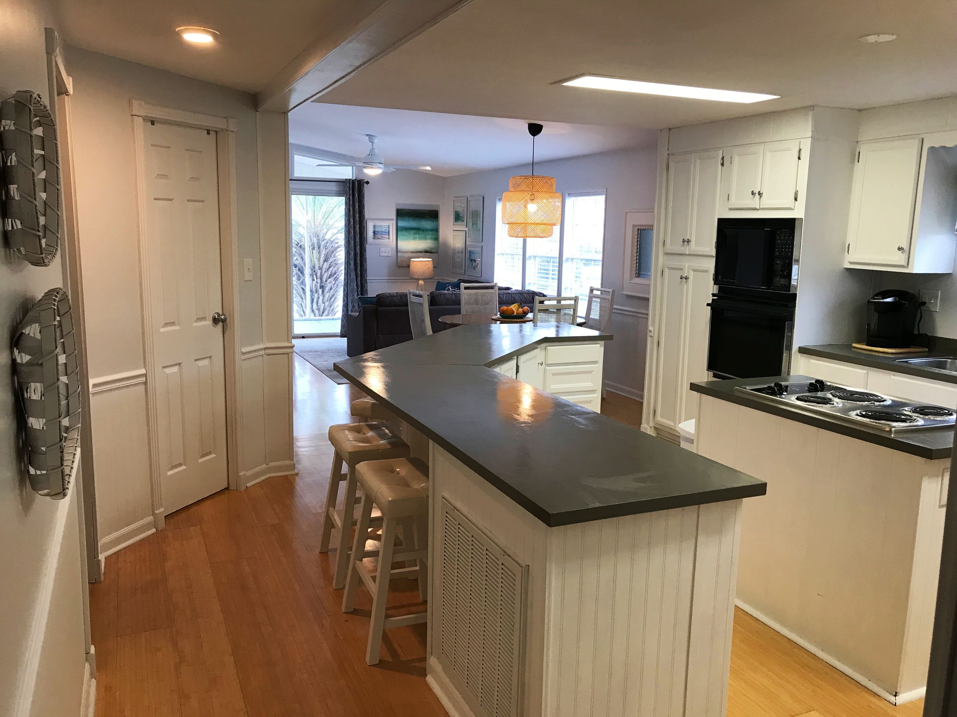 ~~~ Fabulous Beach Bungalow with Golf Cart ~ Visit the Sea Breeze! ~~~