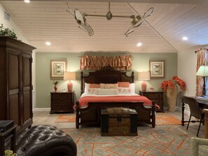 4 bedrooms, iron/ironing board, free WiFi, bed sheets