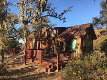 Image of Unplug, relax and rejeuvenate in our tiny house featuring off-the-grid living