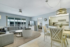 Smart-TV, Videospiele, DVD-Player, Stereoanlage