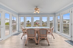 Dining - "Her Choice" - Canal Home, 5 Bedrooms / 3 Bathrooms (Holden Beach)