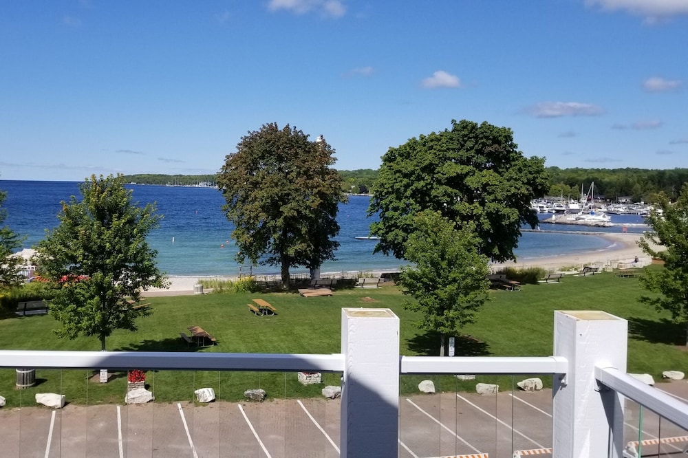 Adult Only Condo - Water View - Walk To Everything