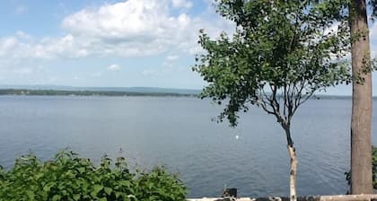 A Perfect Lake Front Vacation Spot In Beautiful Grand Isle, Vermont