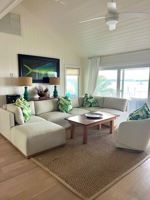 Smart TV, books, stereo - Beachfront House  Private Dock & Beach Tahiti Beach House - Hope Town  5 STAR (Hopetown)