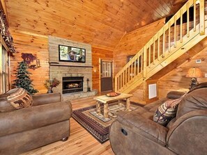 Smart TV, fireplace