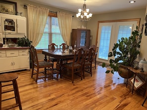 Dining - LOCATED IN ABINGDON, VA - PRIVATE, TRANQUIL SETTING (Abingdon)