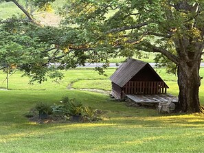 Property grounds - LOCATED IN ABINGDON, VA - PRIVATE, TRANQUIL SETTING (Abingdon)