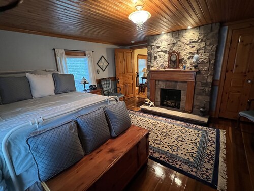 LOCATED IN ABINGDON, VA - PRIVATE, TRANQUIL SETTING