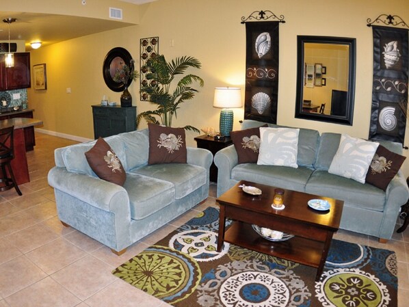 Smart TV, DVD player - BR-313--PREPAID BEACH SERVICE- NEW LR FURNITURE-LOVELY VIEWS-OWNER MANAGED (Miramar Beach)