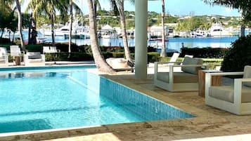 Alberca al aire libre