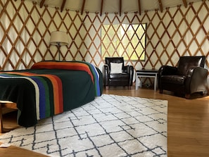 1 dormitorio, escritorio, wifi gratis y ropa de cama
