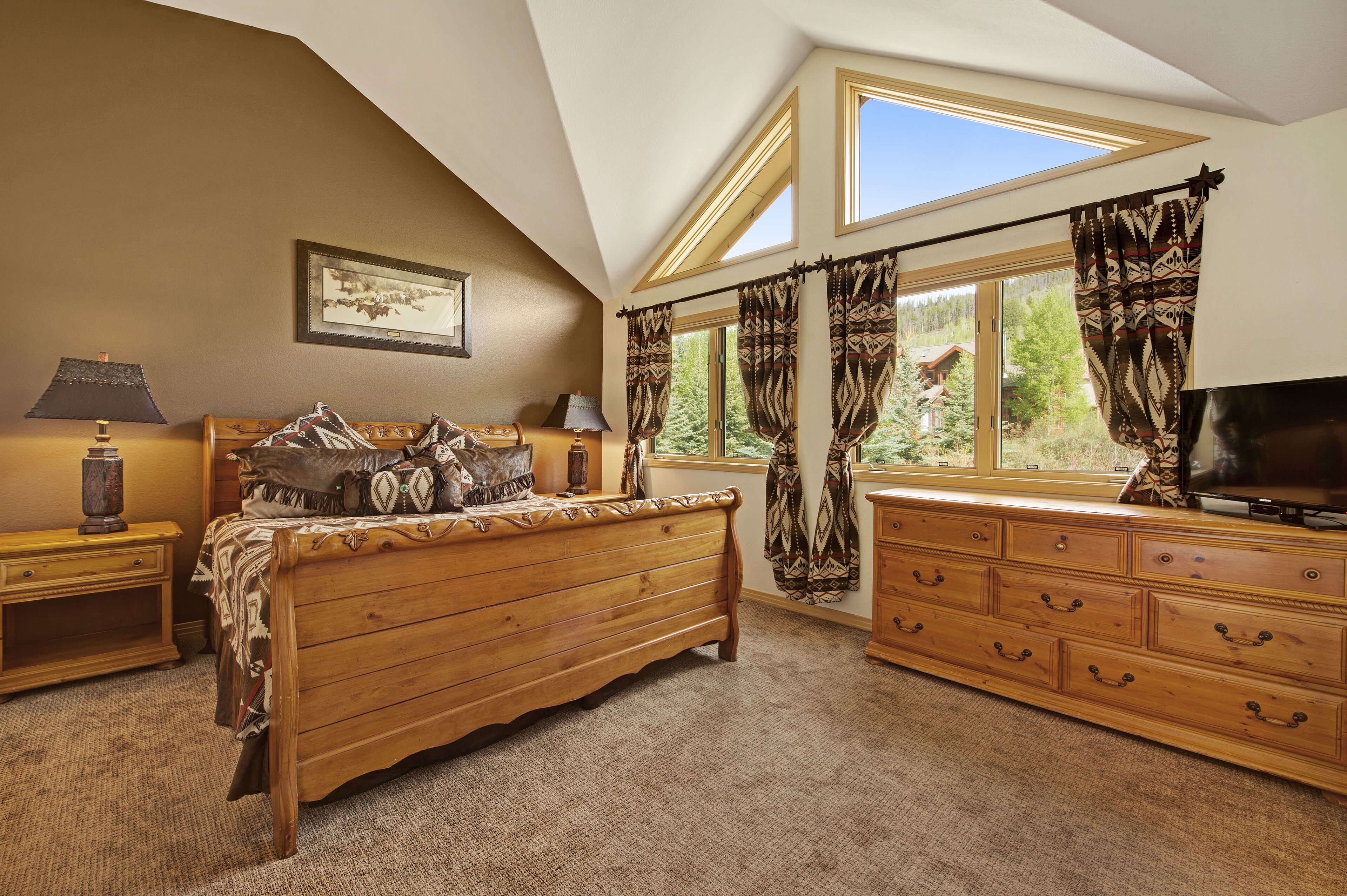 4 slaapkamers, een strijkplank/strijkijzer, wifi, beddengoed