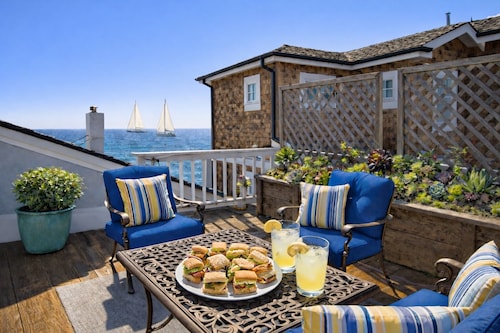 Santa Cruz N At The Beach! Oceanfront w/ Amazing Sunsets!