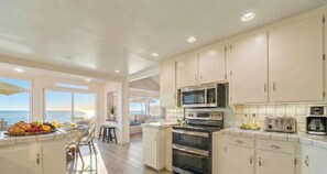 Fridge, microwave, oven, stovetop - Santa Cruz N At The Beach! Oceanfront w/ Amazing Sunsets! (Santa Cruz)