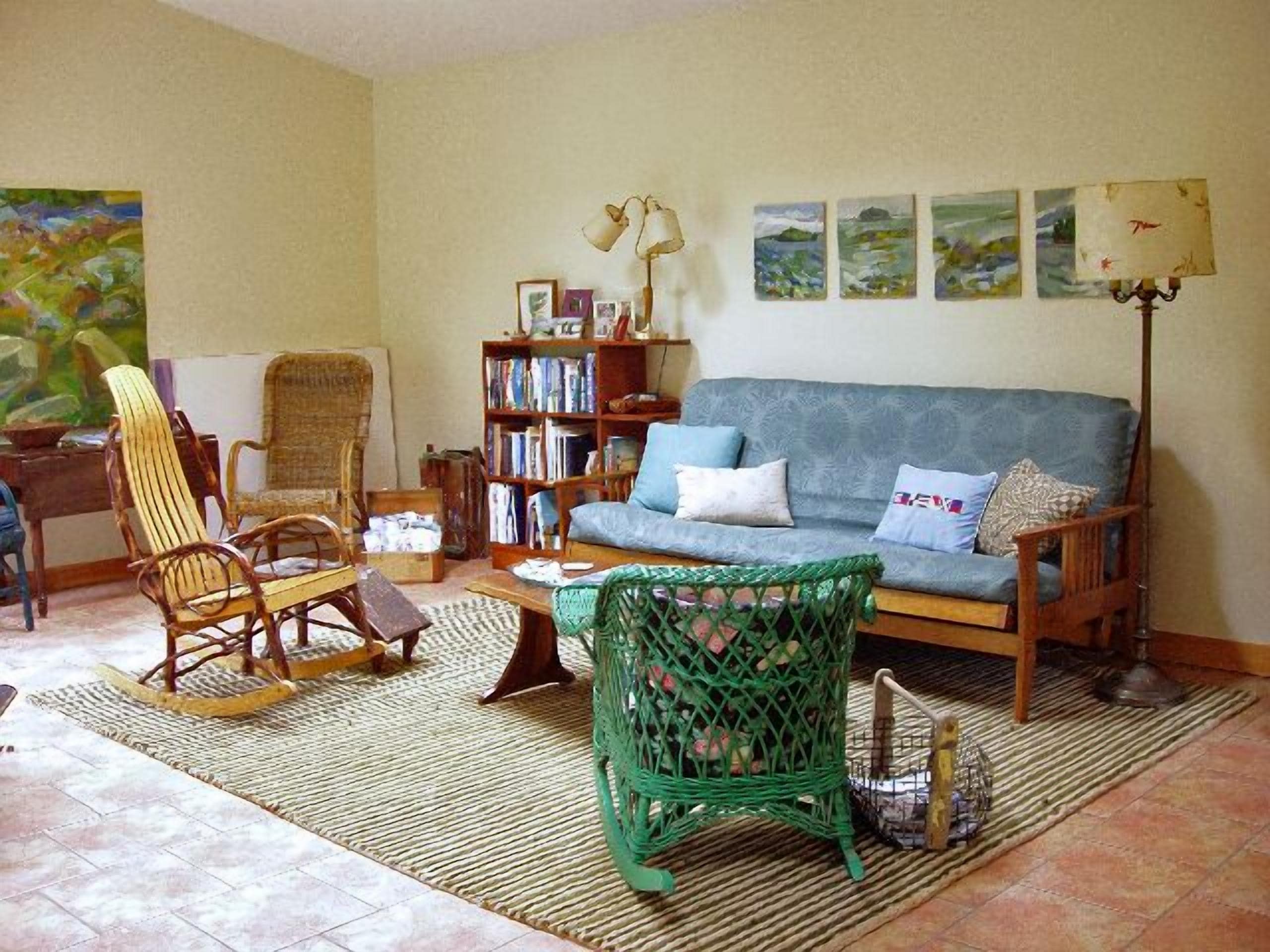 Private Light Filled Cottage, Water Access,  Artist's Retreat