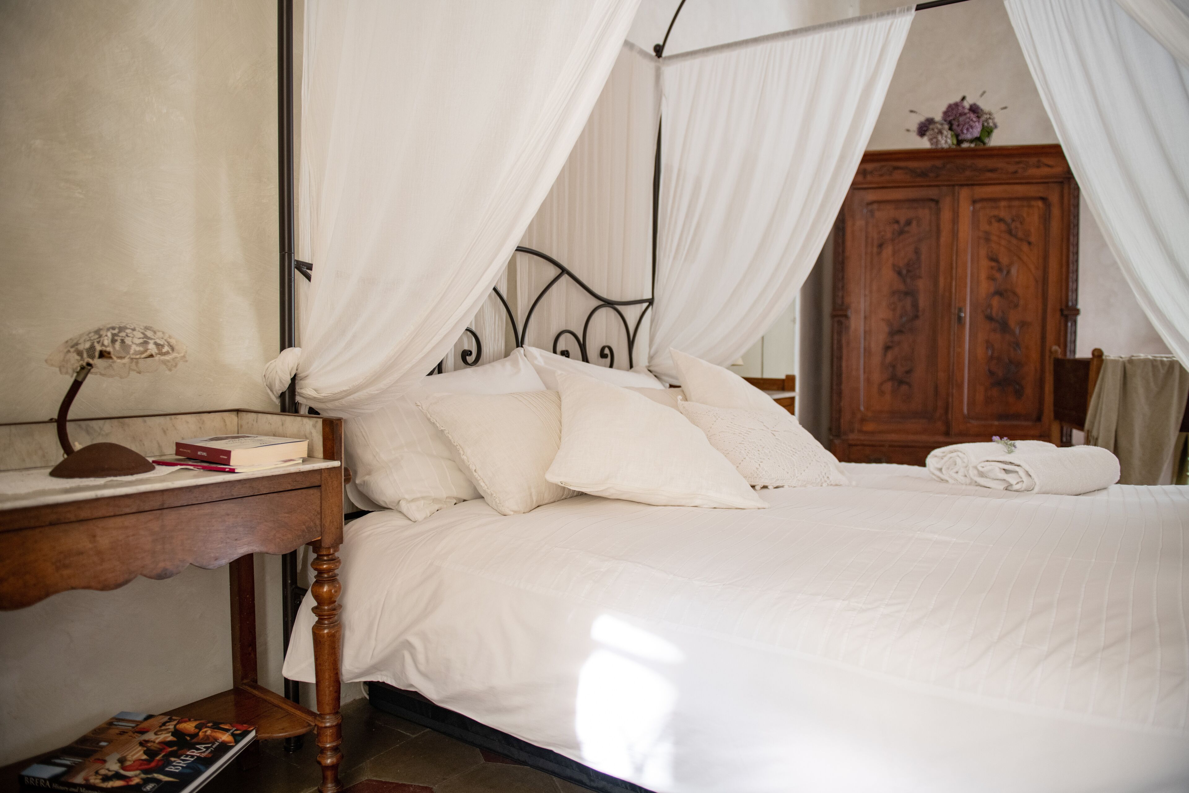 2 Schlafzimmer, Schreibtisch, Bügeleisen/Bügelbrett, Reisekinderbett