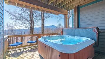 Tina de hidromasaje al aire libre