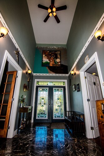 Middelshire - 9 Schlafzimmer 6. 5 Badezimmer - Ost-Ontario