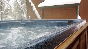 Bathtub spa outdoor