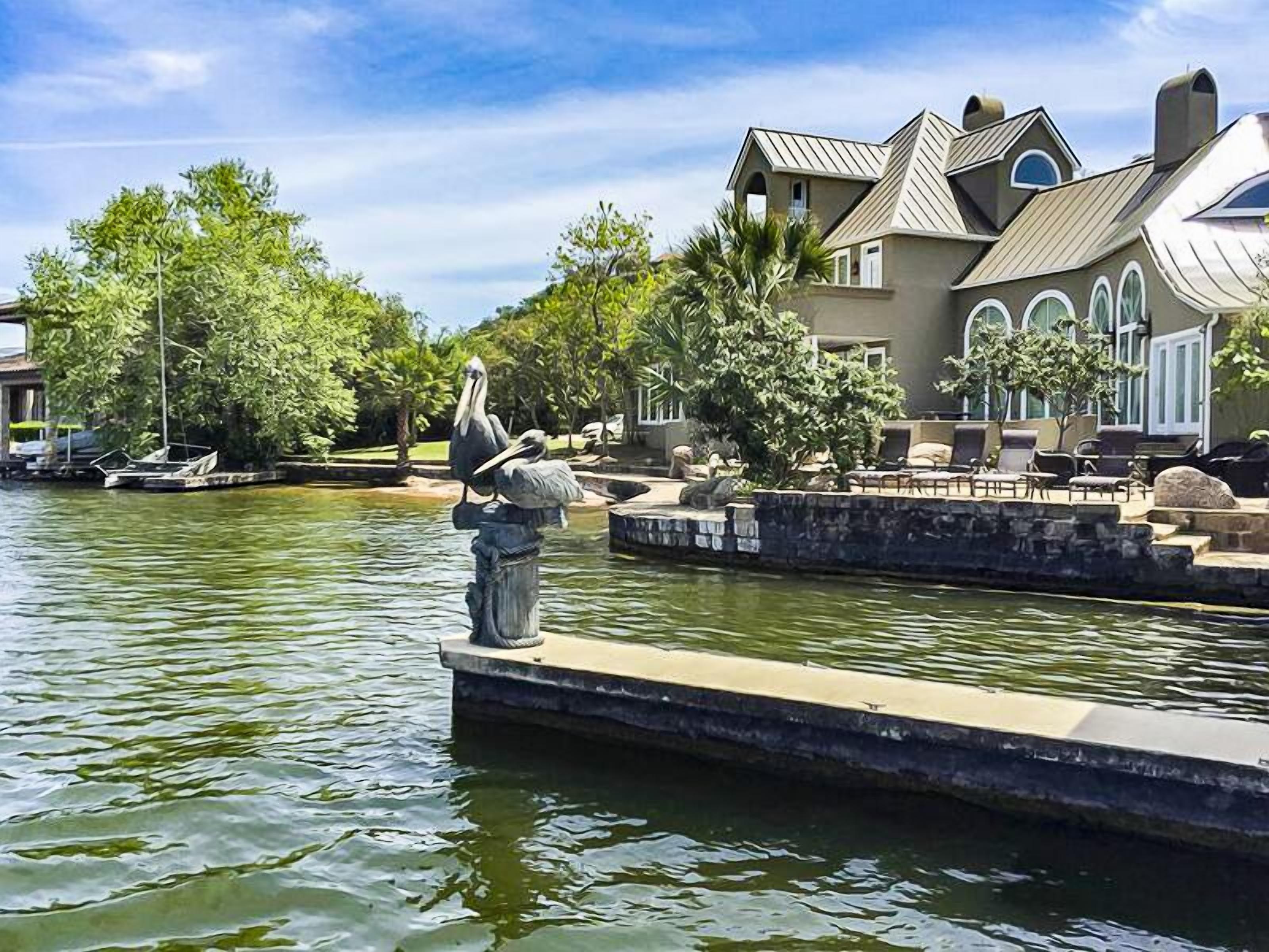 Premier, Lake LBJ waterfront estate in Horseshoe Bay