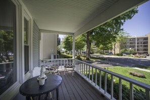 Property grounds - New fall rates for just minimum two nights stay now! Come enjoy the fall colors! (Charlevoix)