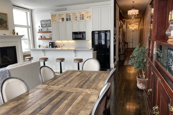 A perfect mix of vintage and modern to make for a comfortable stay.