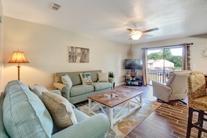 Flat-screen TV, Hulu, DVD player, streaming services - Pet Friendly | Updated Forest Ridge Villa | Short Walk to Beach | Community Pool & Tennis (Fernandina Beach)