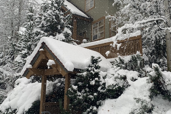 Our place from the outside on a snowy day