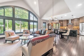 Smart TV, fireplace, stereo, computer monitors - Water Front, private beach property with 2 master bedrooms!  Amazing views (Saugatuck)