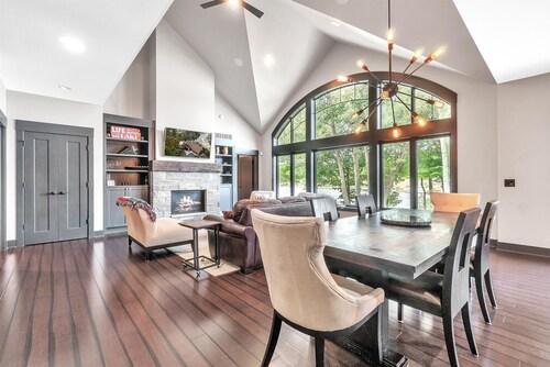 Water Front, private beach property with 2 master bedrooms!  Amazing views