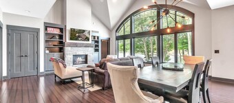 5 soverom, Lake Front, 2 MASTERS Suites, privat strand, grunne badevann