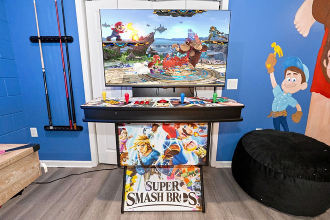 Ein Zimmer mit Fernseher, der ein Videospiel zeigt, einem Billardtisch und einem Sitzsack.