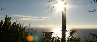 Pool, stunning ocean view, quiet, stairway to beach, ECO house
