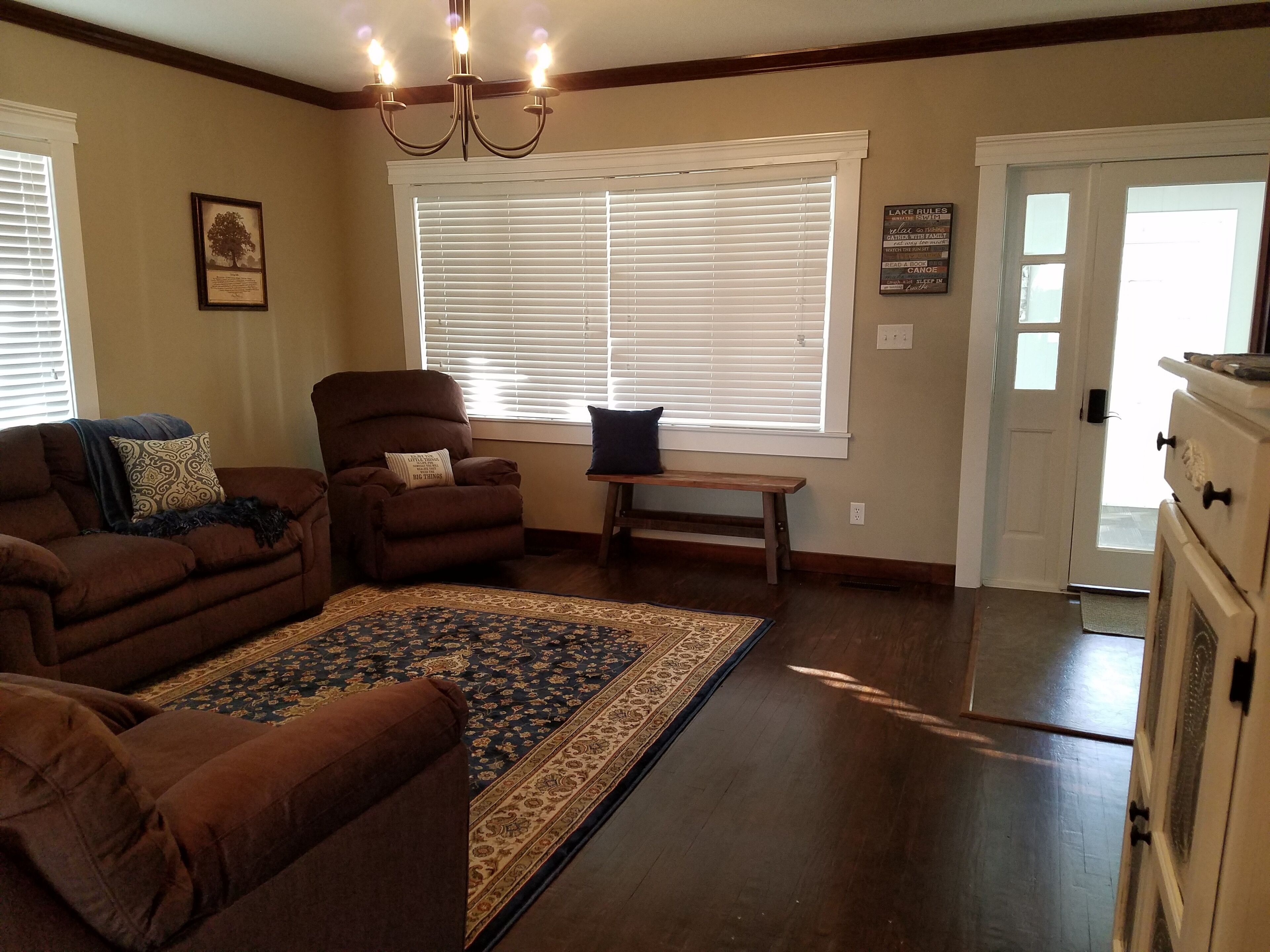 Family Friendly completely remodeled secluded vacation spot near Lake Shafer