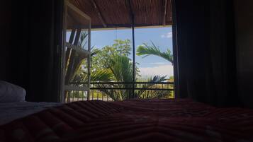 Deluxe Room, 1 King Bed, Non Smoking, Ocean View | Egyptian cotton sheets, premium bedding, down comforters, minibar