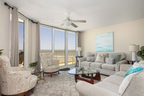 TV - Stay @ The Good Life on Folly Beach (Folly Beach)