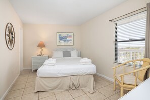 4 bedrooms, iron/ironing board, internet, bed sheets - Stay @ The Good Life on Folly Beach (Folly Beach)