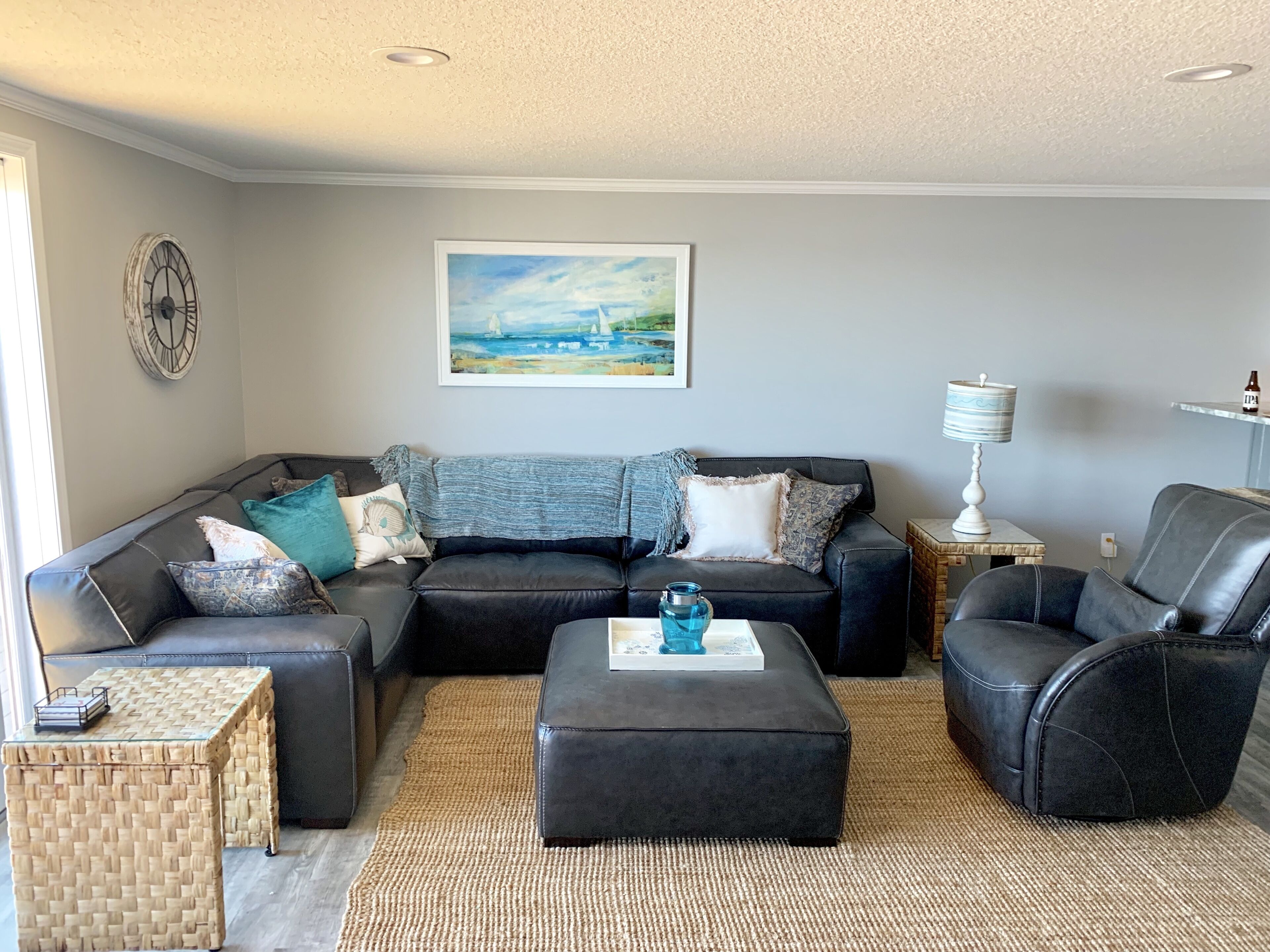 Beautiful, Spacious, Year round, Lakefront Condo, with Boat slip and more!