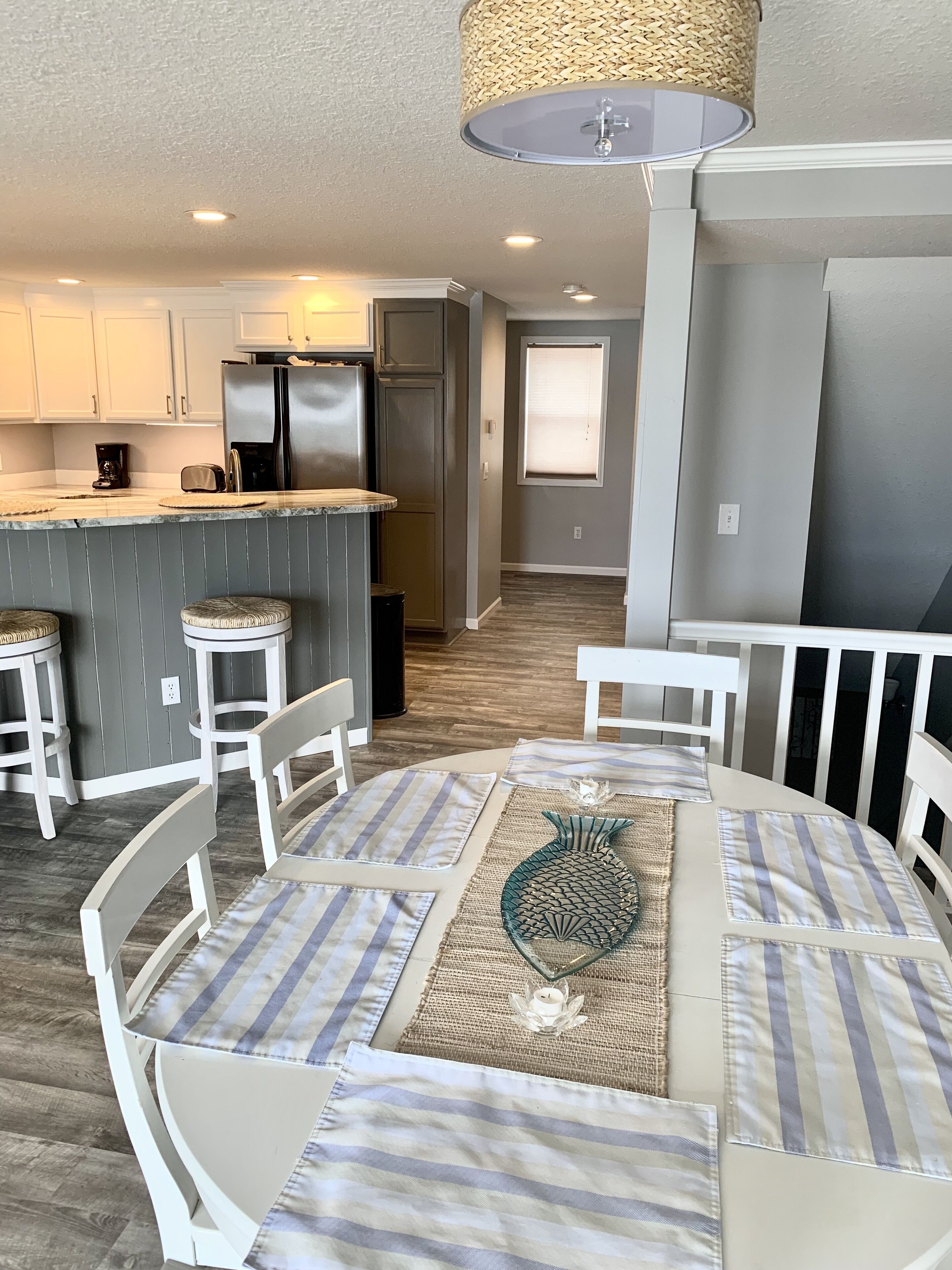 Beautiful, Spacious, Year round, Lakefront Condo, with Boat slip and more!