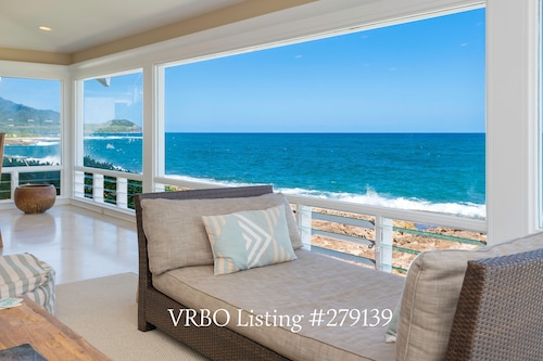 Upea Kailua Oceanfront Getaway