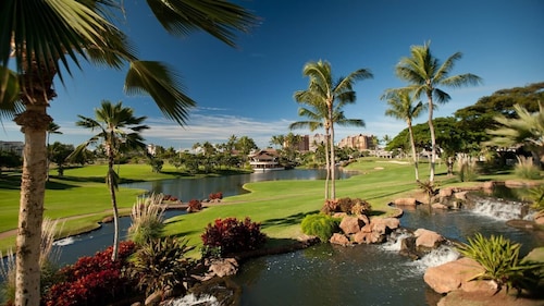 Kailua Oceanfront Villa with Heated Pool & Spa
