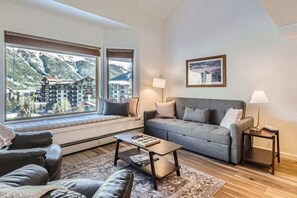 TV, fireplace, offices - Amazing Views! Walk to Copper's Center Village (Copper Mountain)