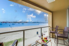 Interior - Exclusive Ground Fl Patio • 3 Levels of WaterFront •  A/C (San Diego)