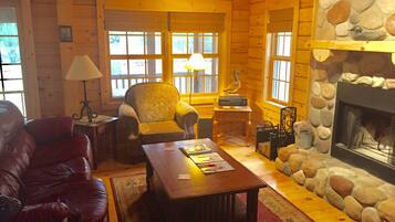 Smart TV, fireplace, ping pong, books