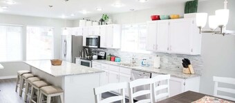 Beautiful Remodeled Home by Ski Resorts & Shopping