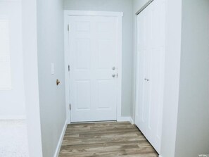 Interior - Beautiful Remodeled Home by Ski Resorts & Shopping (Sandy)