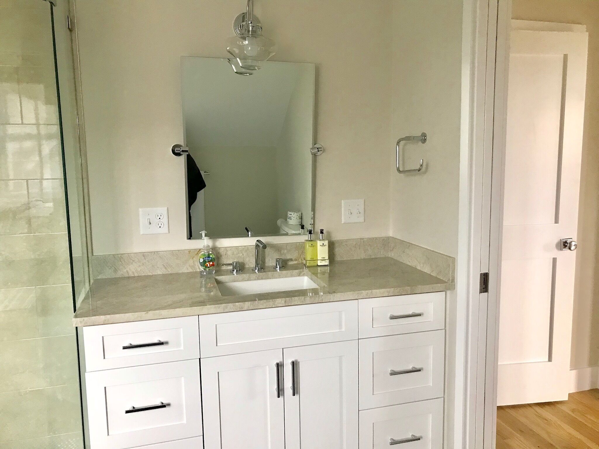 BRAND NEW HOME, POOL + CABANA in Town. 5 bdrm, 6 Full + 2 1/2 Baths. SLEEPS 14