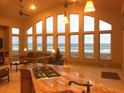 Gulf Front, 3 Gulf Front Master Suites, Heated Balcony Pool 