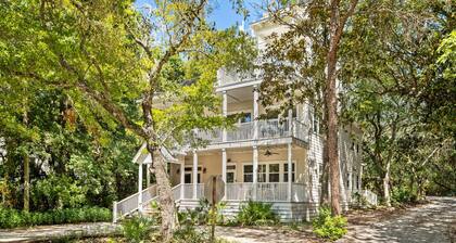 Sleeps 15 Heated Pool Walk to Seaside Roof Top 1 block to Beach + Chairs & Bikes