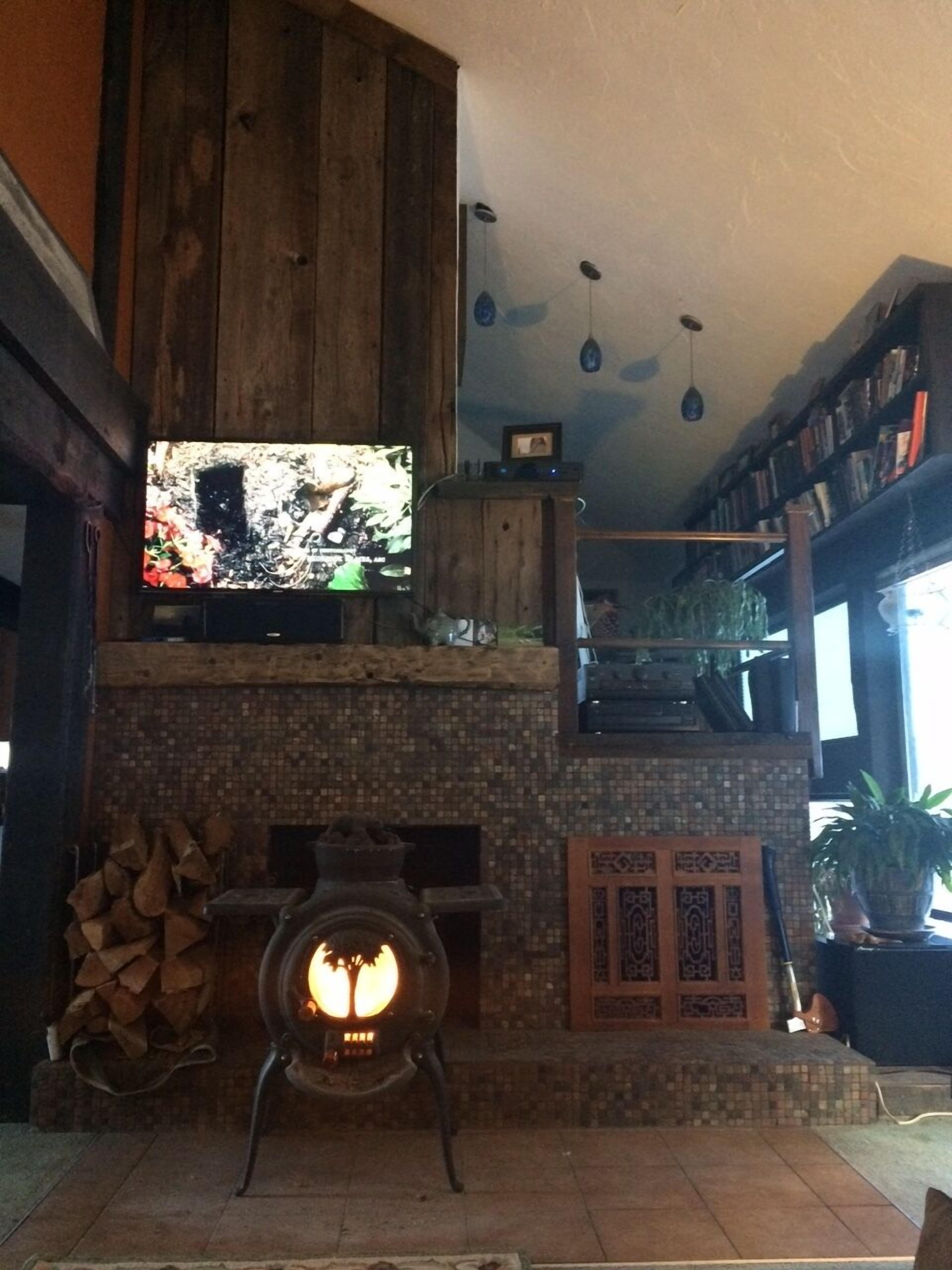 4 Br Eclectic Ski House W/Hot Tub Only Minutes to Sugarbush and More!